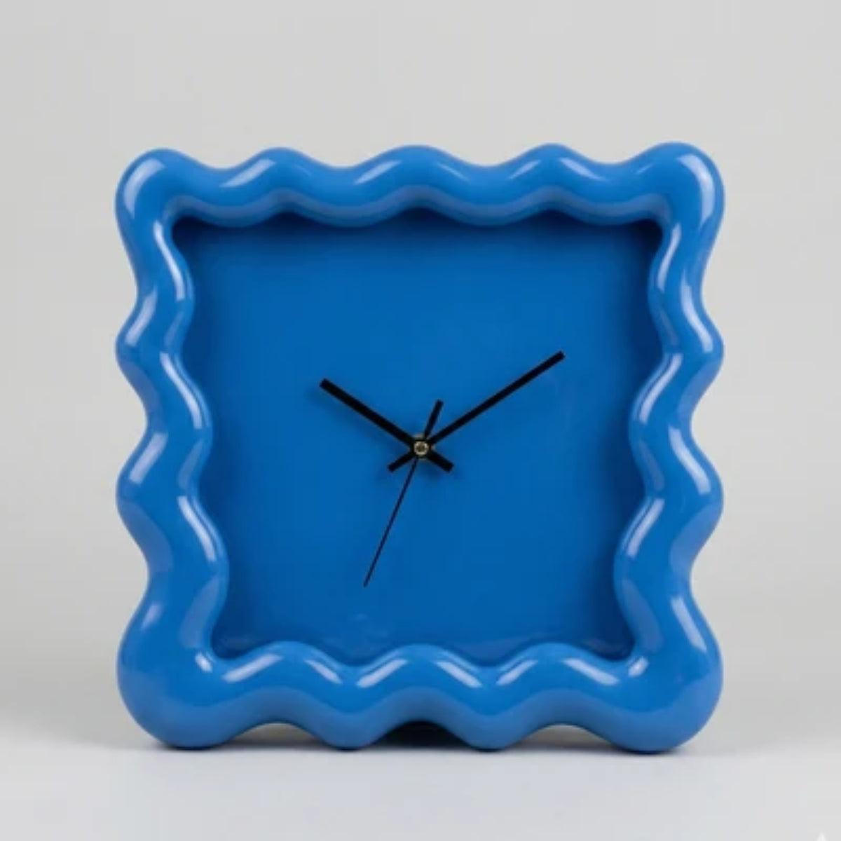 Modern Minimalist Silent Wall Clock With Wavy Square Frame