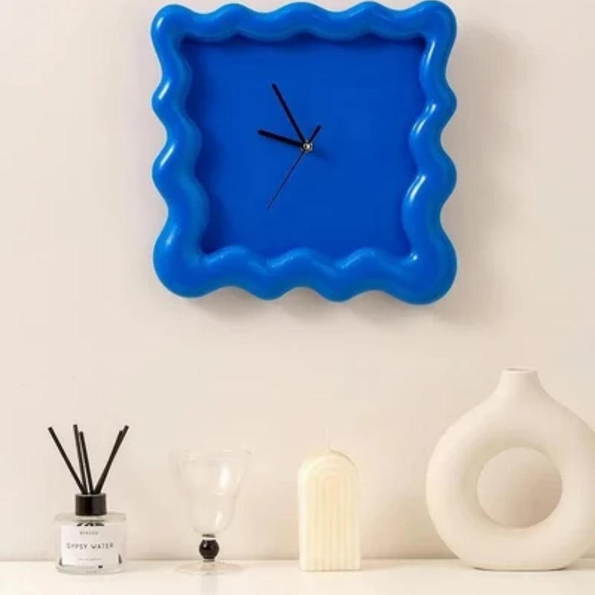 Modern Minimalist Silent Wall Clock With Wavy Square Frame
