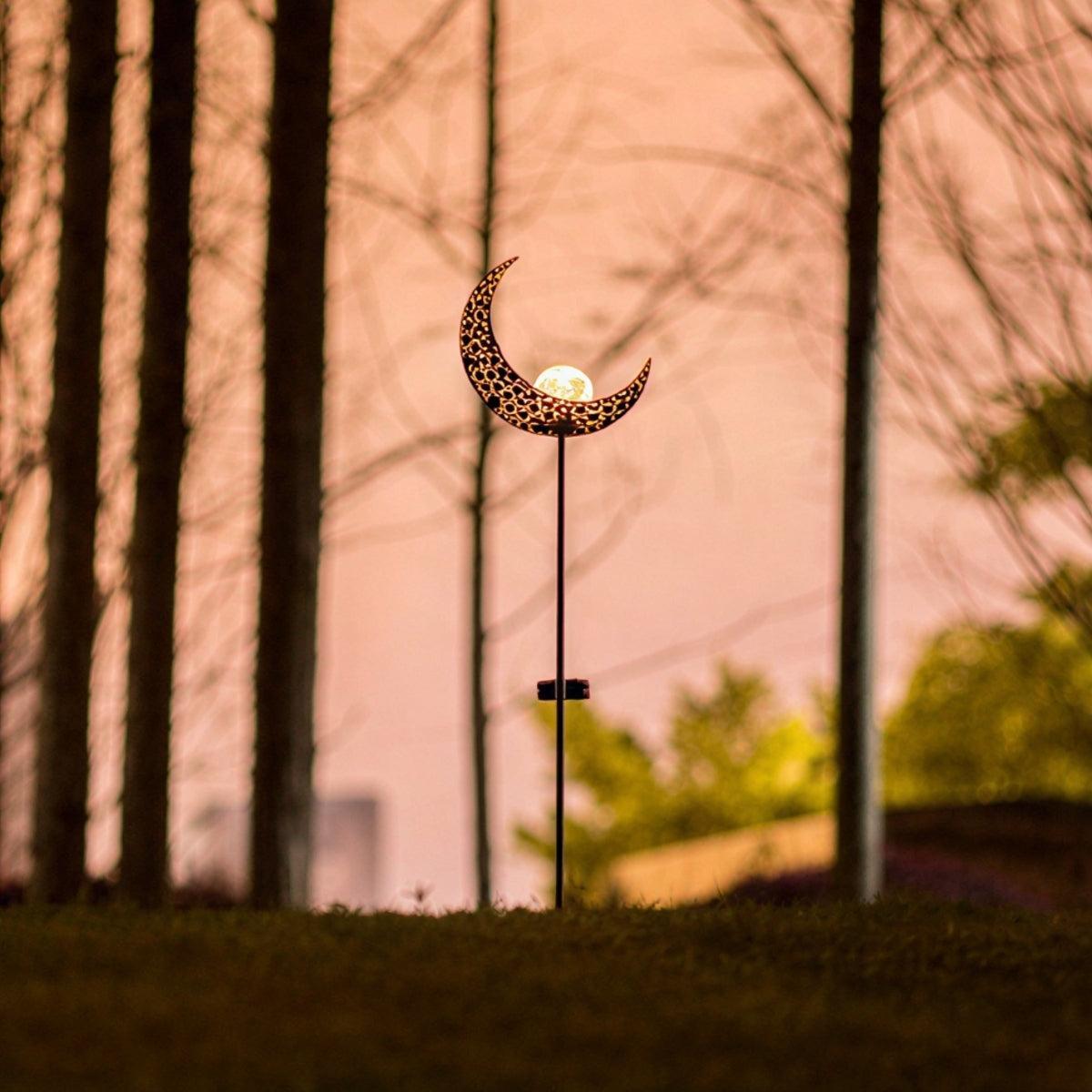 Outdoor Solar Lantern With Moon Crescent Design For Garden Pathway Lighting