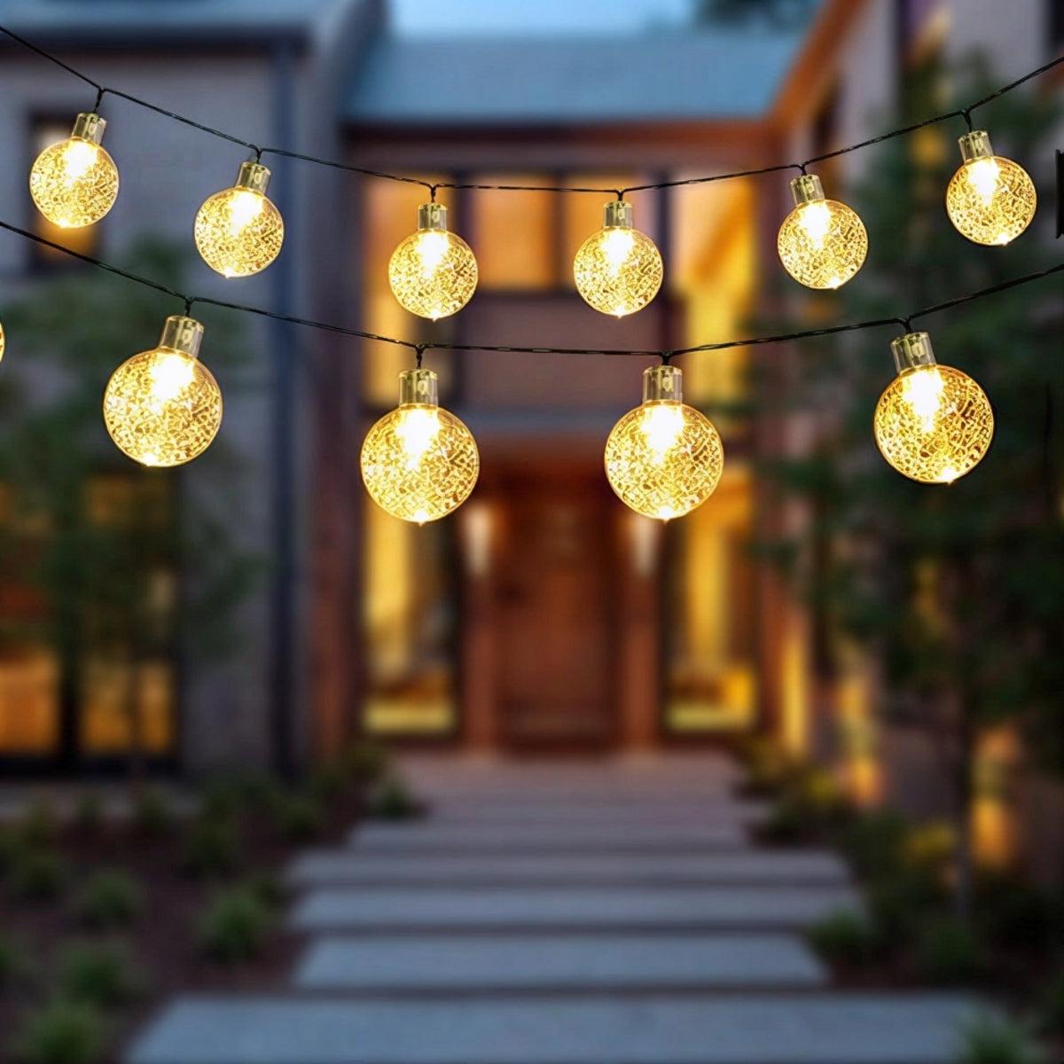 Outdoor Solar String Lights With Globe Bulbs For Garden Fence