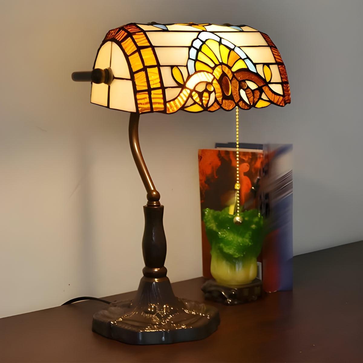 Vintage Stained Glass Bankers Style Table Lamp With Pull Chain Switch