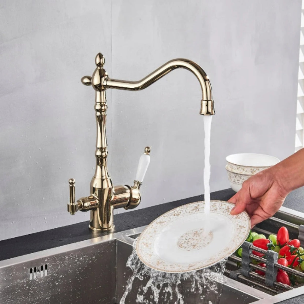 Antique Kitchen Faucet With Filtered Water And Swivel Spout Design