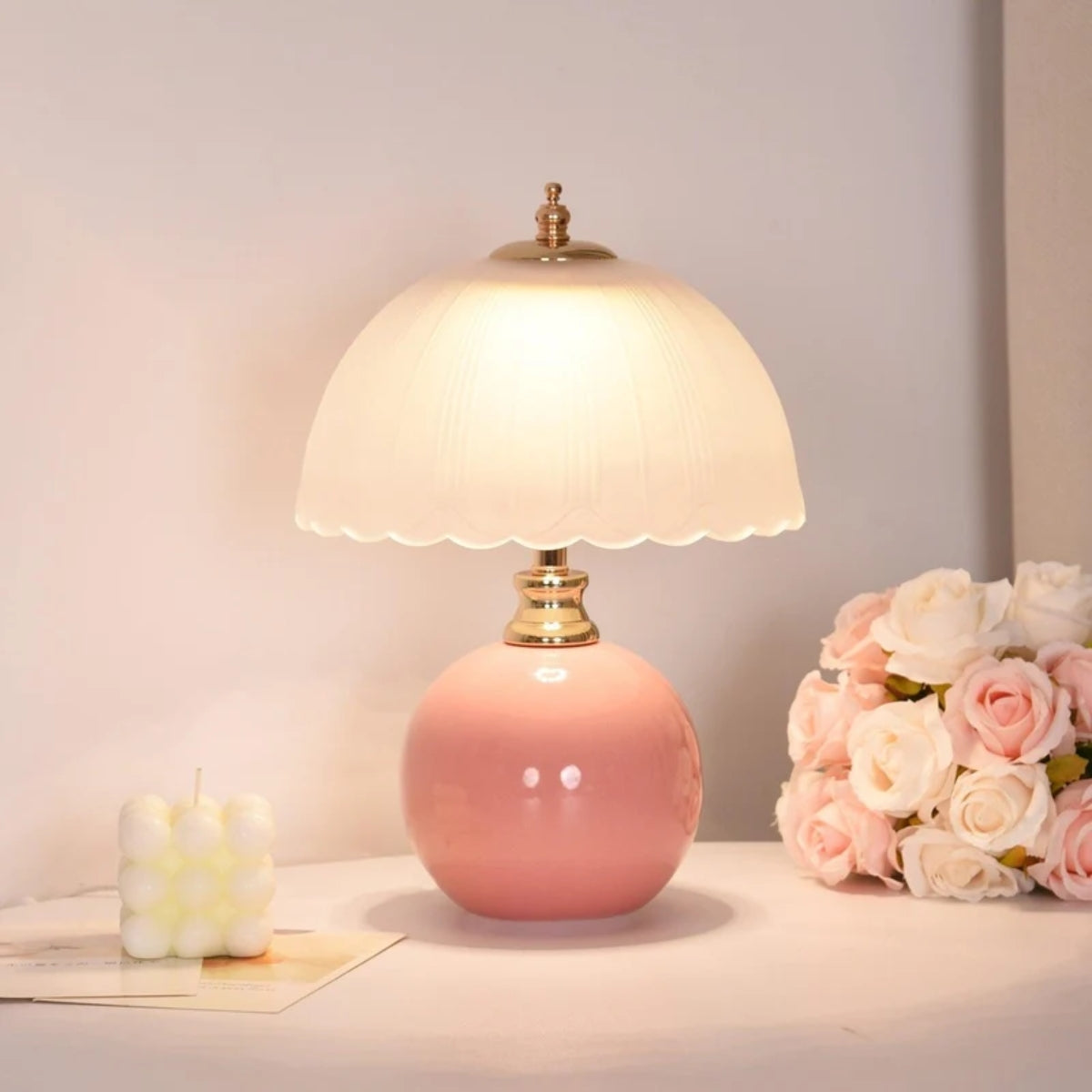 Table Lamp With Spherical Round Base And Scalloped Shade