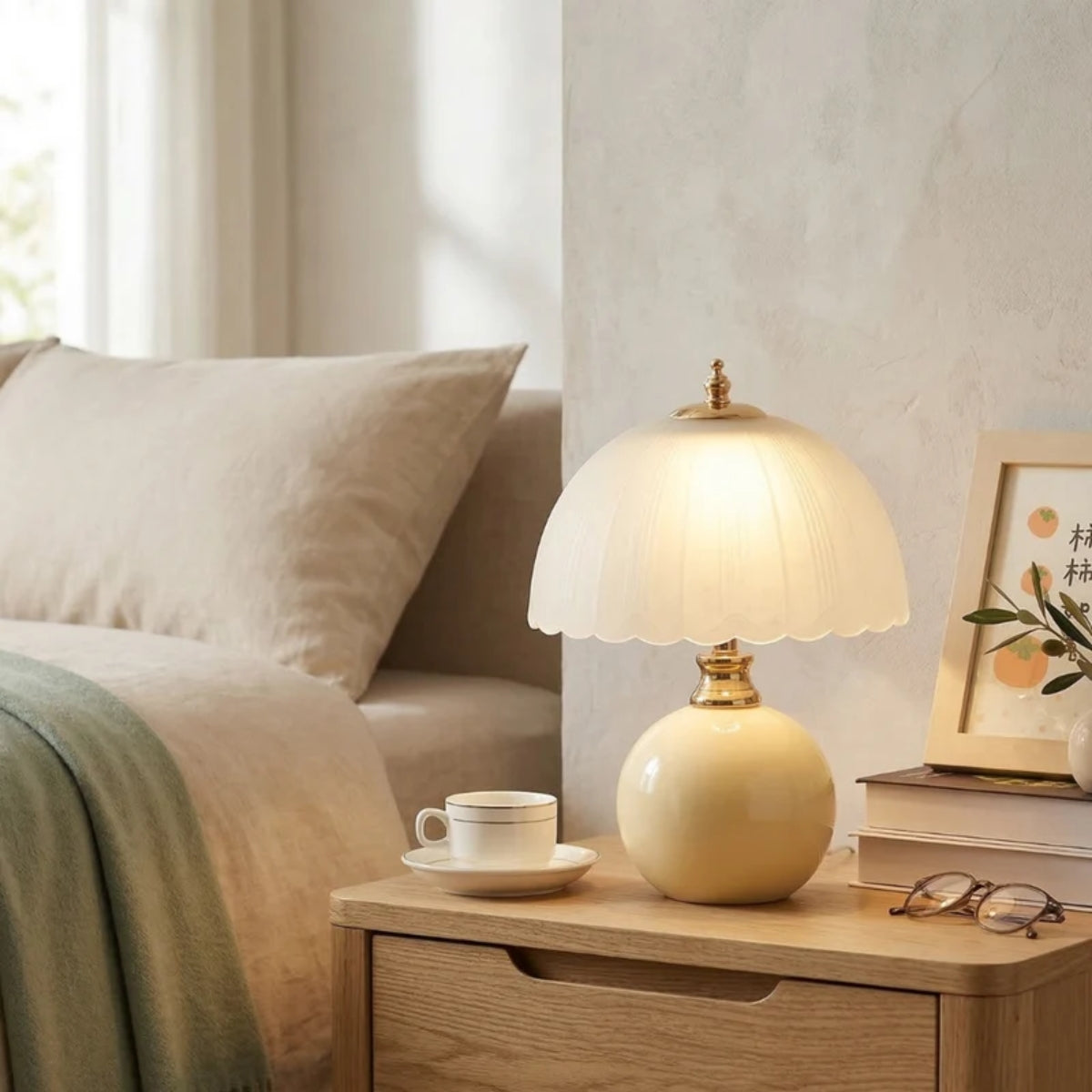 Table Lamp With Spherical Round Base And Scalloped Shade