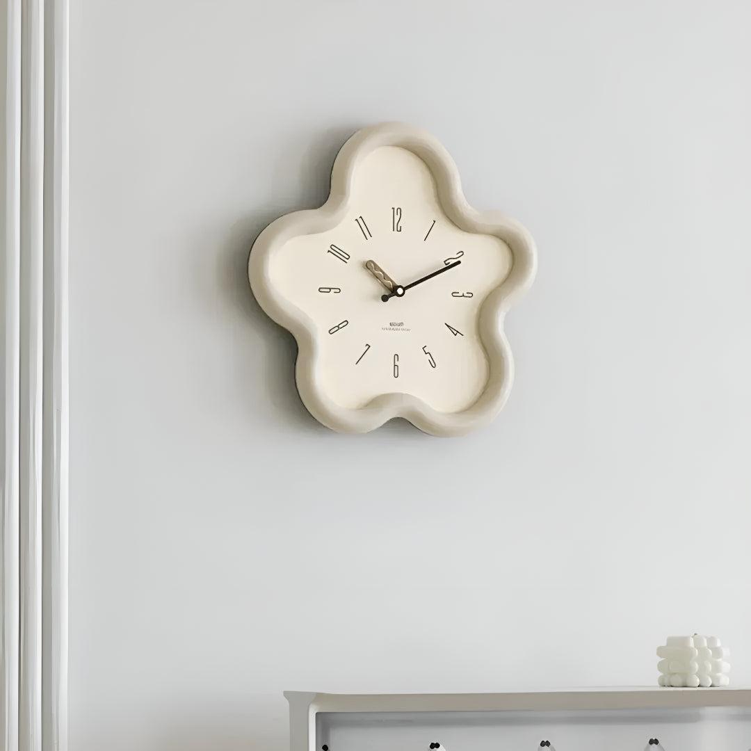 Decorative Flower Styled Pendulum Wall Clock With Silent Design