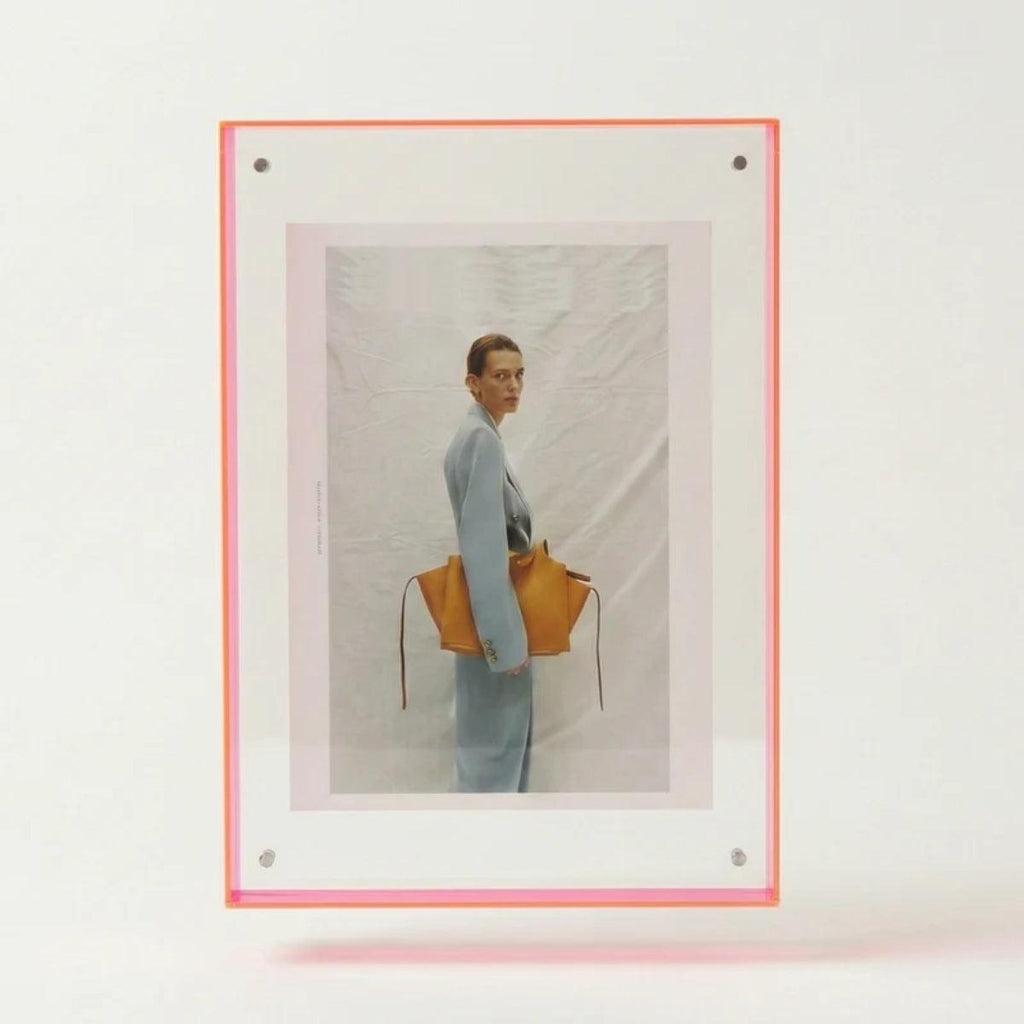 Gallery Wall Picture Frame Display With Vibrant Edge For Framed Photos And Posters