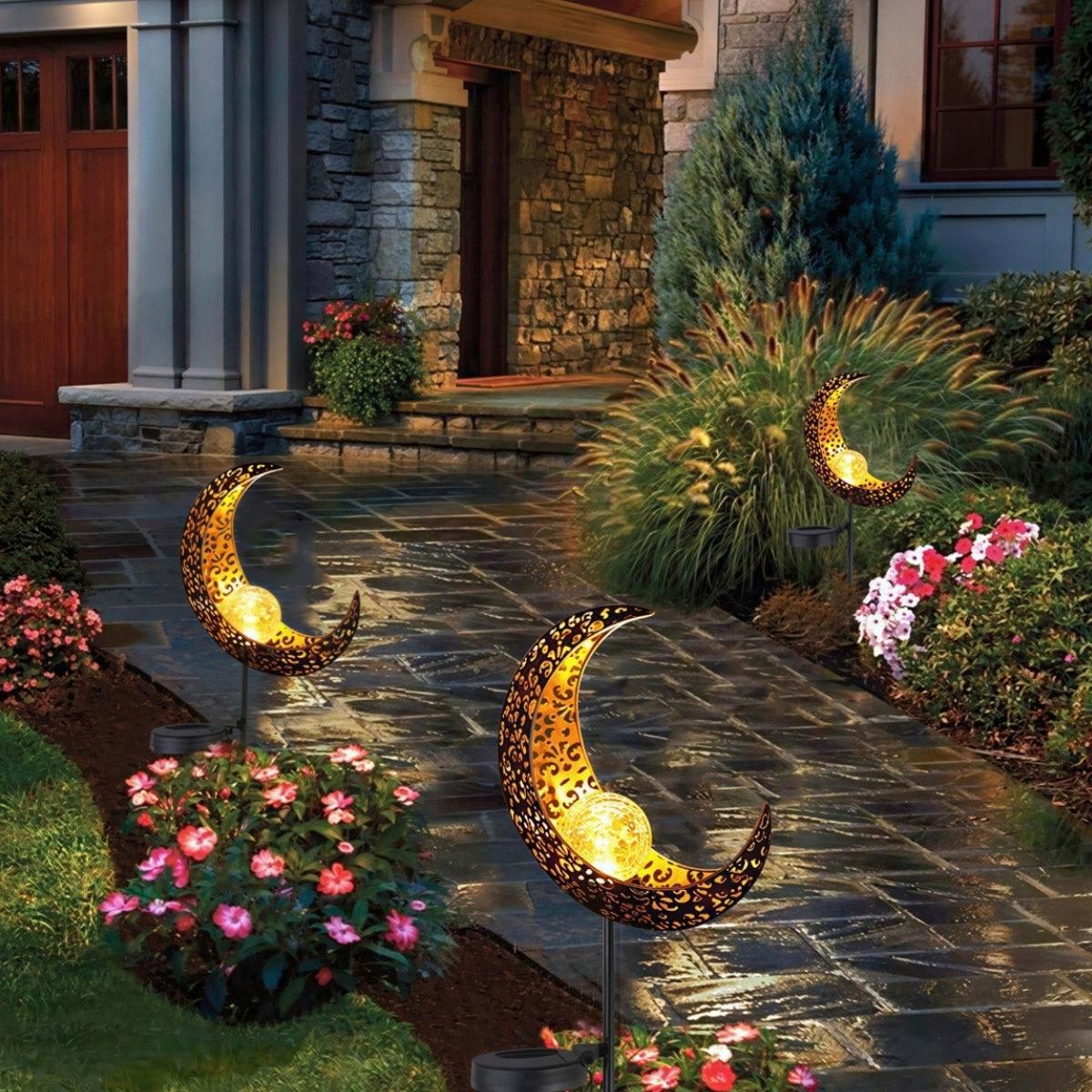 Outdoor Solar Lantern With Moon Crescent Design For Garden Pathway Lighting