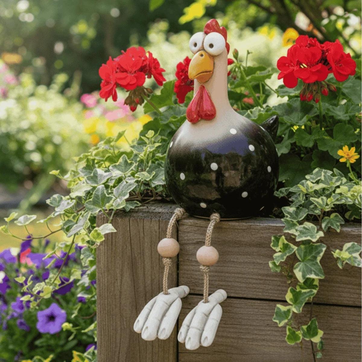 Sitting Farmhouse Chicken Garden Decoration With Expressive Eyes