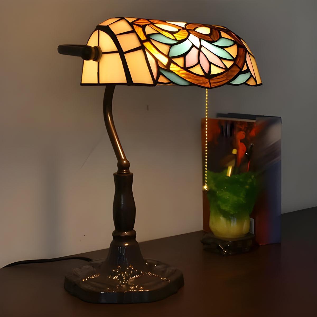 Vintage Stained Glass Bankers Style Table Lamp With Pull Chain Switch