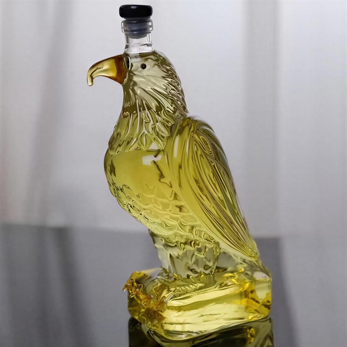 Whisky Decanter With Eagle Design For Liquor Presentation