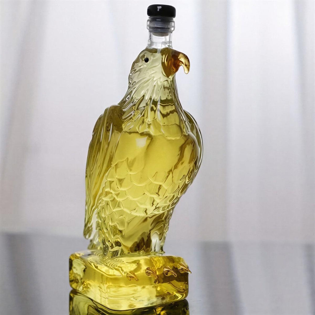 Whisky Decanter With Eagle Design For Liquor Presentation